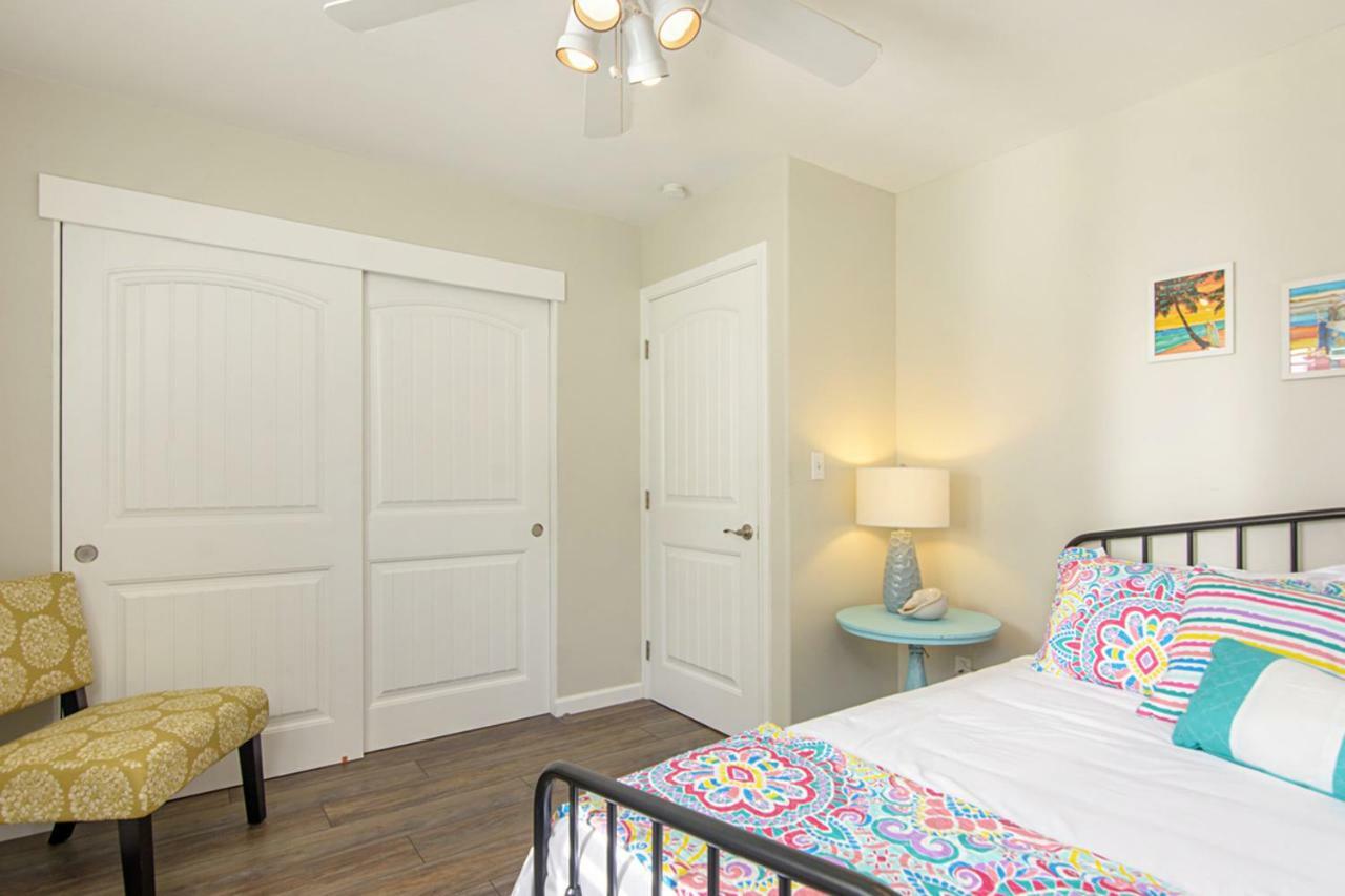 Ultimate Beach Bungalow - 1 Block From Beach - Huge Backyard Carlsbad Extérieur photo