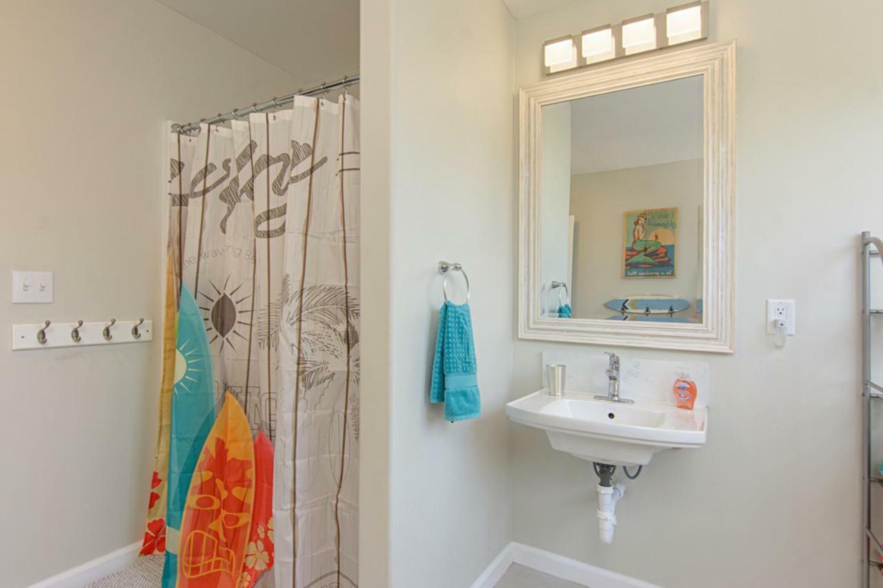 Ultimate Beach Bungalow - 1 Block From Beach - Huge Backyard Carlsbad Extérieur photo